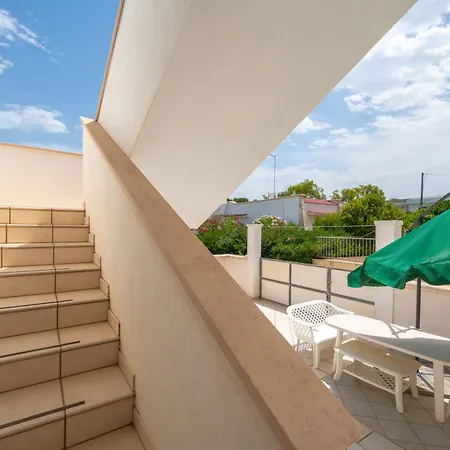 Teresa - Second Apartament Torre Santa Sabina
